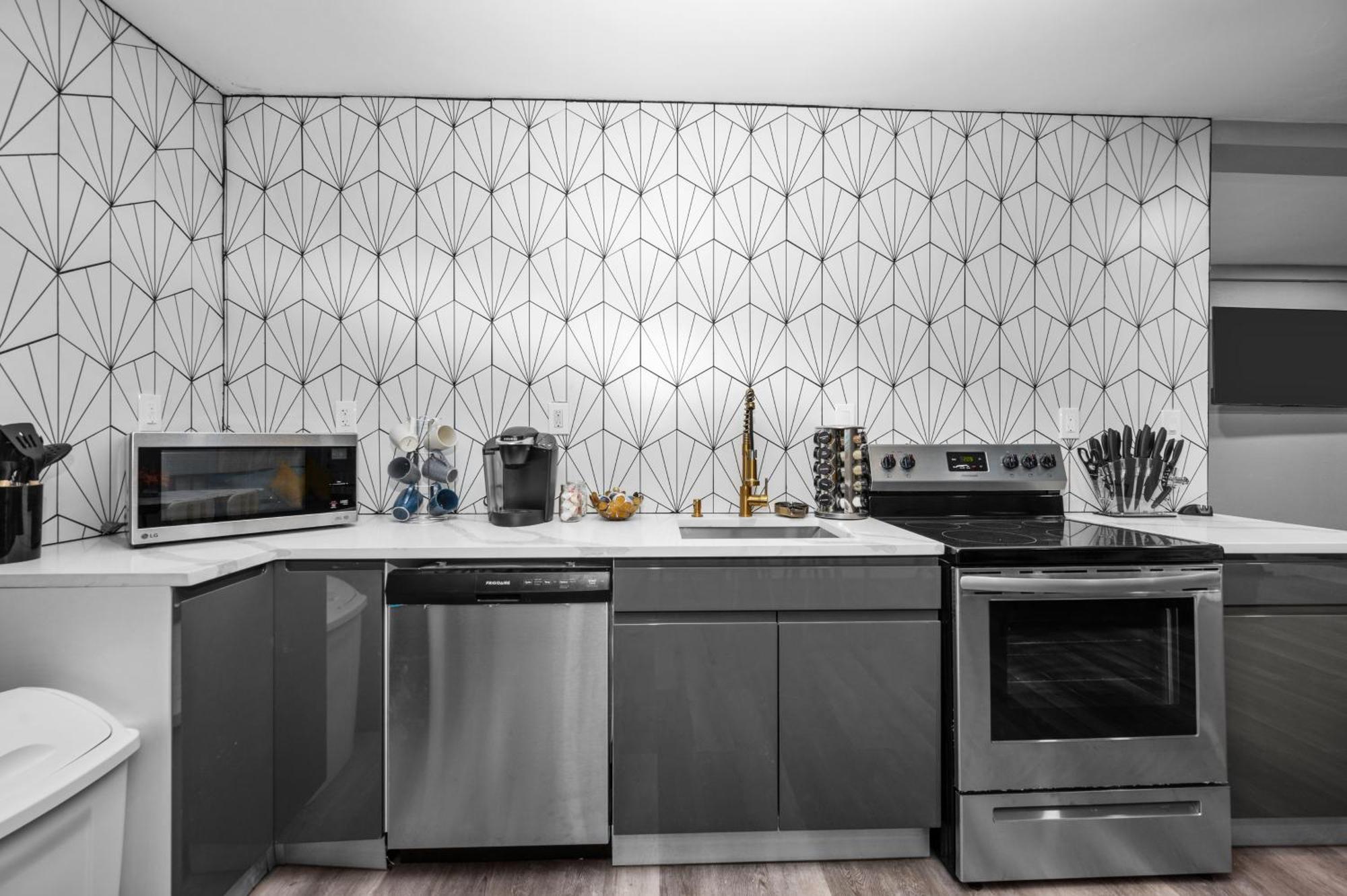 Modern 2Br City Center Getaway With Free Park Houston Extérieur photo