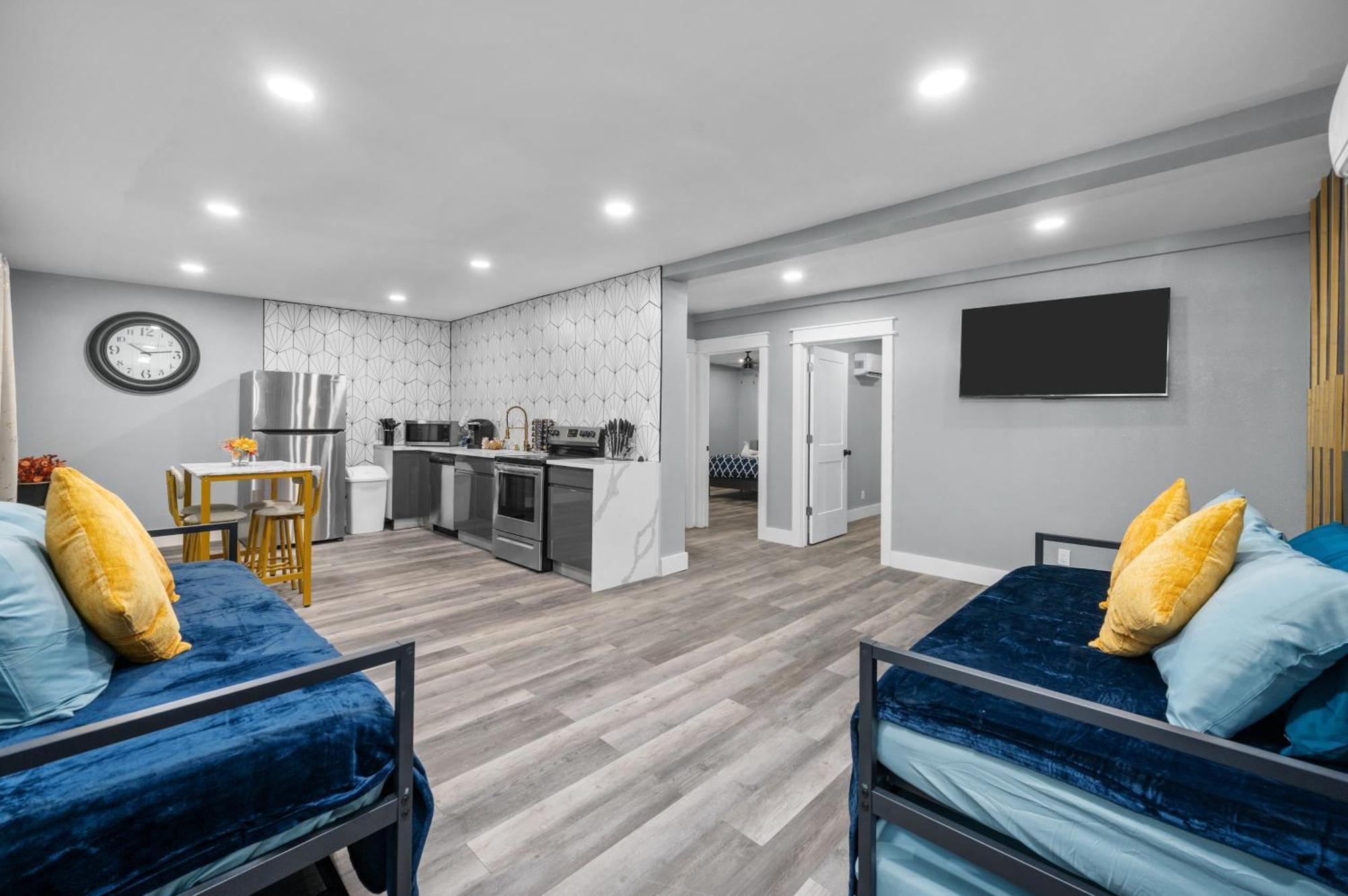 Modern 2Br City Center Getaway With Free Park Houston Extérieur photo